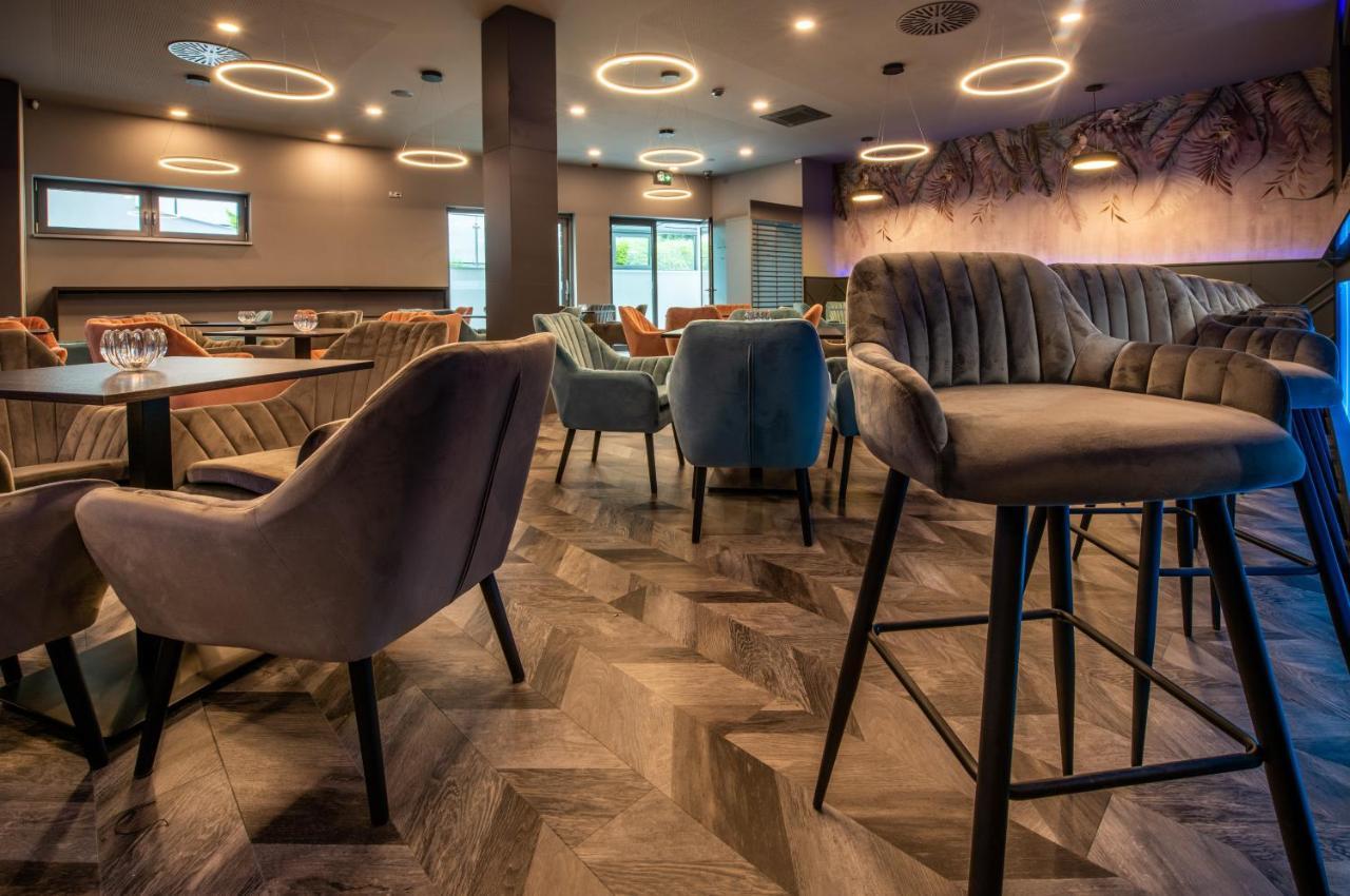 Wellness Hotel Panorama เตรนชิอาสกี เตปลิตเซ ภายนอก รูปภาพ
