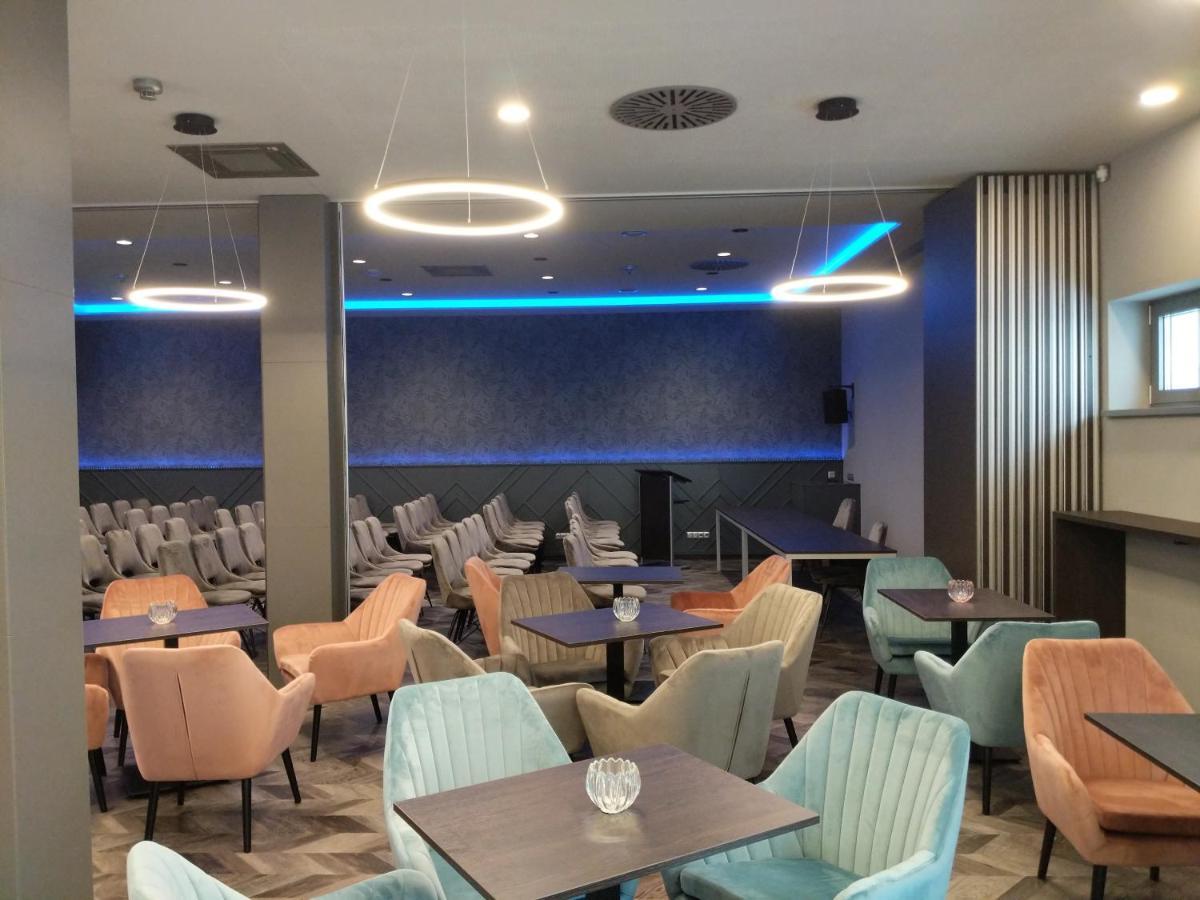 Wellness Hotel Panorama เตรนชิอาสกี เตปลิตเซ ภายนอก รูปภาพ