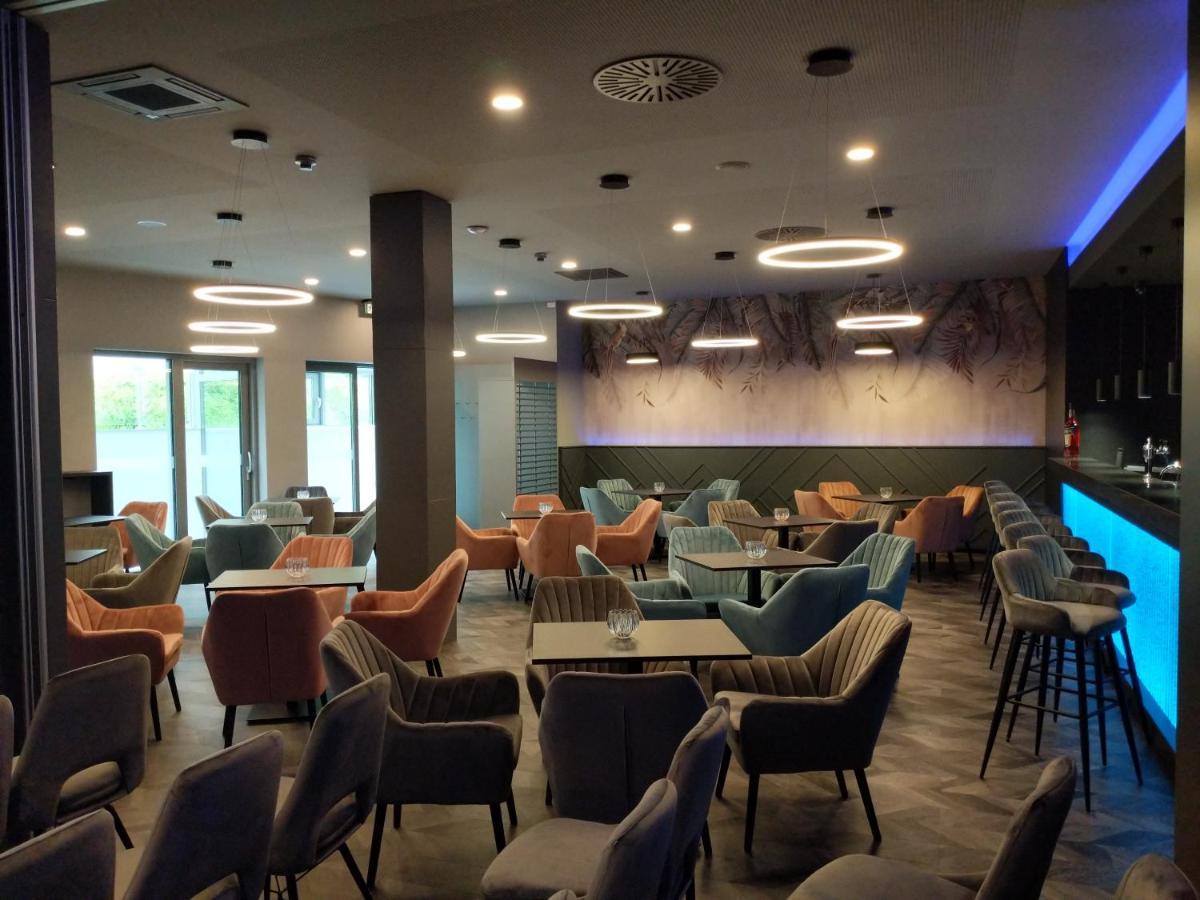 Wellness Hotel Panorama เตรนชิอาสกี เตปลิตเซ ภายนอก รูปภาพ