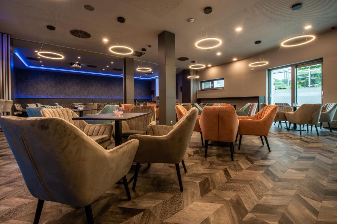 Wellness Hotel Panorama เตรนชิอาสกี เตปลิตเซ ภายนอก รูปภาพ