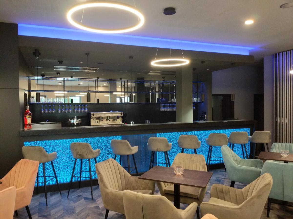 Wellness Hotel Panorama เตรนชิอาสกี เตปลิตเซ ภายนอก รูปภาพ