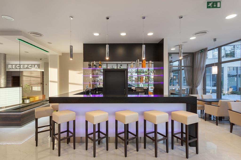 Wellness Hotel Panorama เตรนชิอาสกี เตปลิตเซ ภายนอก รูปภาพ