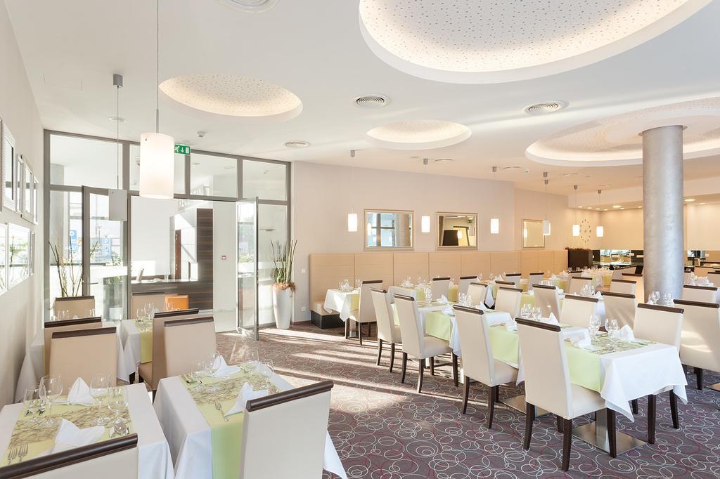 Wellness Hotel Panorama เตรนชิอาสกี เตปลิตเซ ภายนอก รูปภาพ