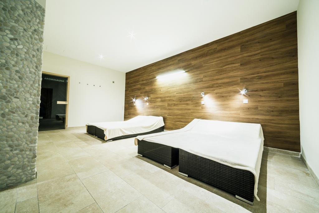 Wellness Hotel Panorama เตรนชิอาสกี เตปลิตเซ ภายนอก รูปภาพ